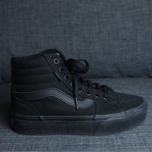 Platform Hightop Black Vans